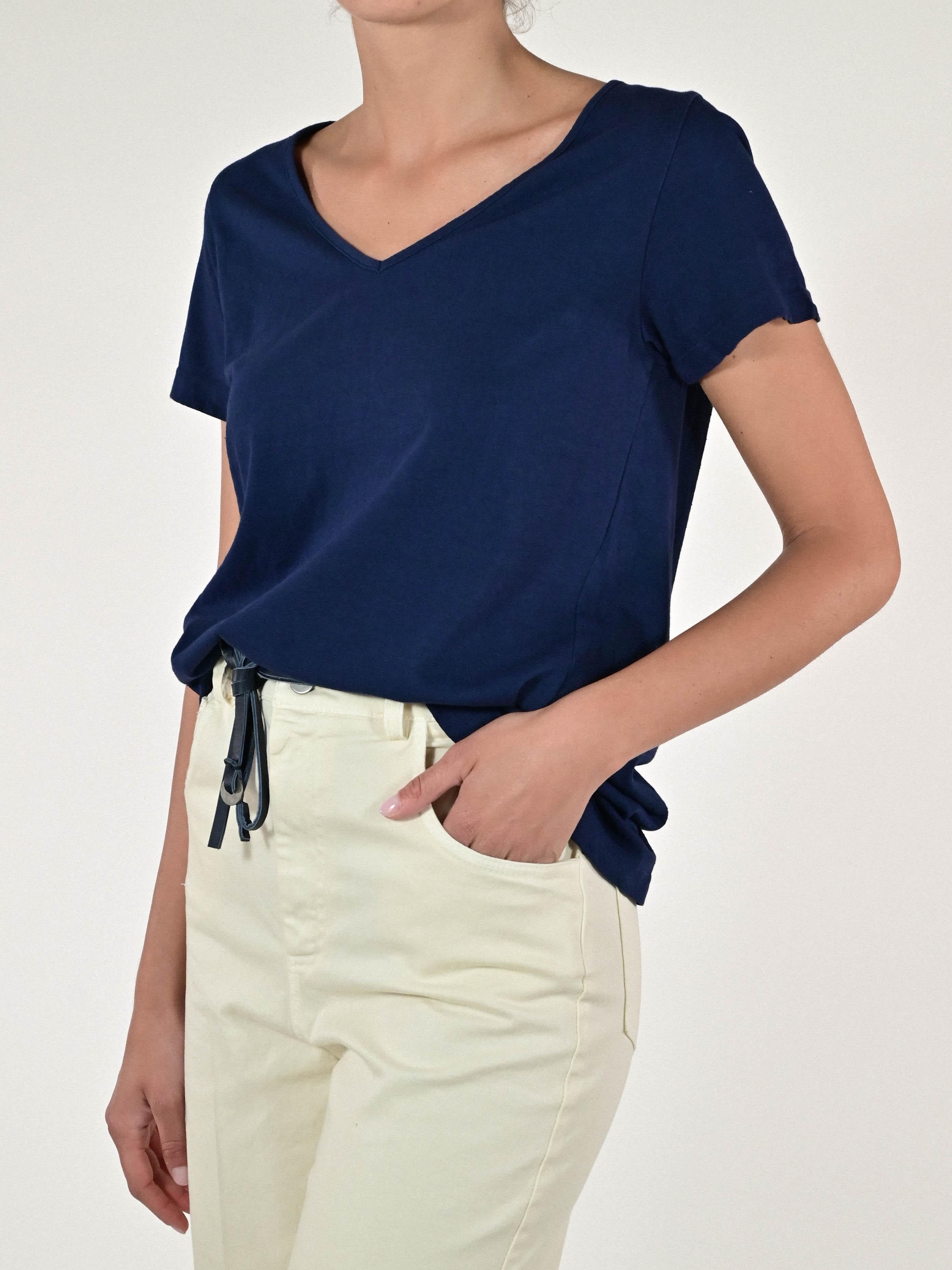 T-shirt scollo a V cotone-lino blu TATSV11 BLU LALTRA|STORIA 